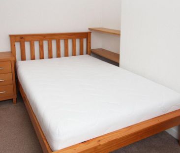 4 bedroom terraced house to rent - Photo 5