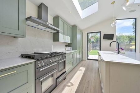 4 bedroom detached house to rent - Photo 3