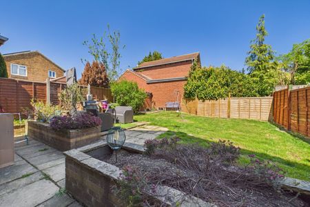 3 bedroom House in Chilcombe Way, Reading - Photo 4