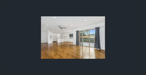 Stylish 3-Bedroom Townhouse — Prime Beachside Location! - Photo 1