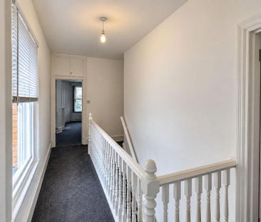 2 bedroom maisonette to rent - Photo 2