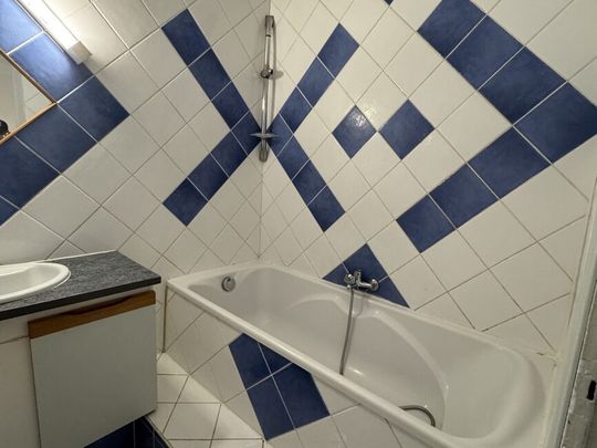 Appartement - 2 pièces - 46,75 m² - Saint-Étienne - Photo 1