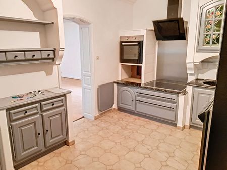 VILLA Villeneuve Les Avignon 6 pièce(s) 140 m2 avec Piscine Quartier privilégié, - Photo 3