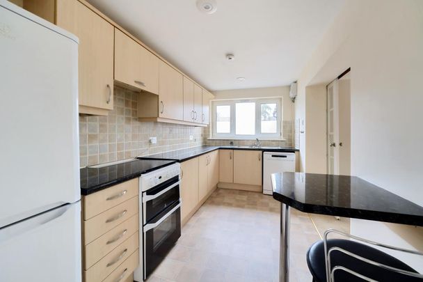 3 bedroom detached bungalow to rent - Photo 1