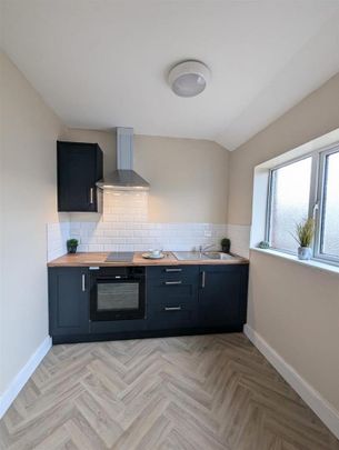 3 bedroom end of terrace house to rent - Photo 1