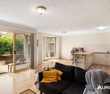 Ground Floor Living with a Private Courtyard in Kangaroo Point - Photo 1