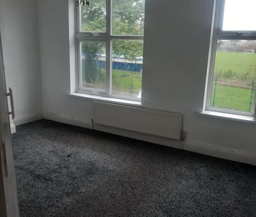 2 Bed Terraced House, Gipsy Lane, LE4 - Photo 3