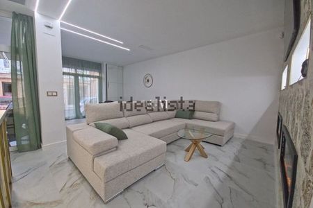 Alquiler de piso en Zona Pueblo - Photo 3