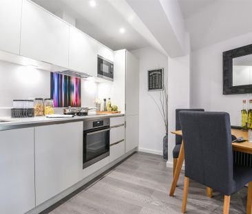 2 bedroom flat to rent - Photo 1