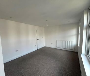 4 bedroom terraced house to rent - Photo 1