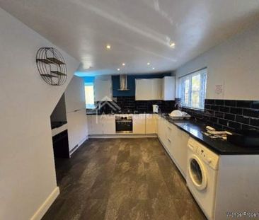 3 bedroom property to rent in Dewsbury - Photo 2