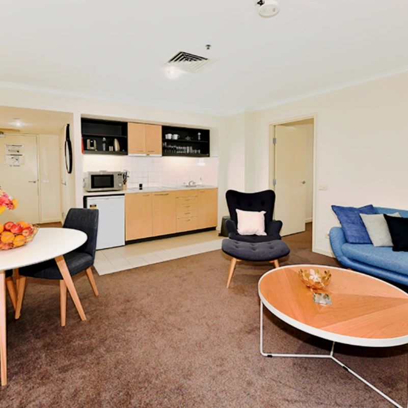 Beautiful studio near Fitzroy Gardens - Photo 1