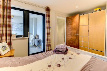 3 bedroom terraced house to rent - Photo 4