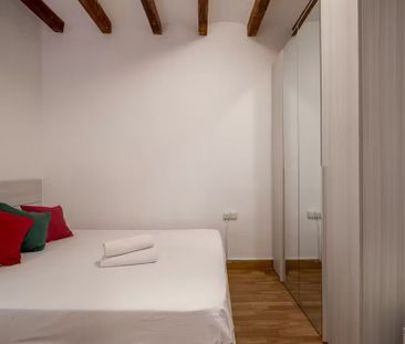 Carrer de l'Hospital, Barcelona, Catalonia 08001 - Photo 6