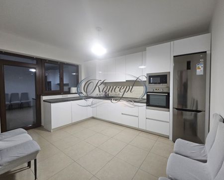 Casa spatioasa cu gradina privata aproape de strada Campului - Fotografie 2