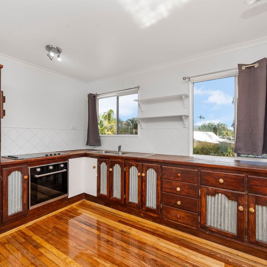 Well Position Highset Home in Kelso - Photo 1