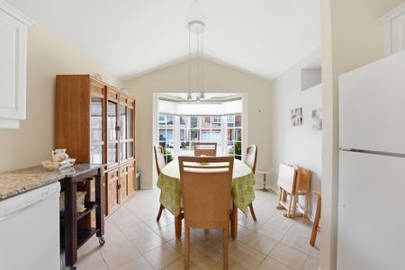 For Lease - 42 Settler's Ridge Way, Barrhaven, Ontario - Photo 2