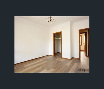 Botanic like setting, in prime location! - Photo 3