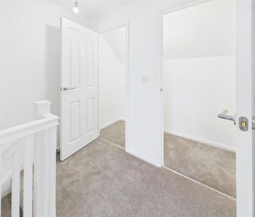 4 bedroom semi-detached house to rent - Photo 4