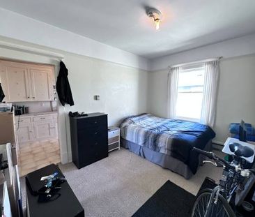 1 Bedroom Unit in James Bay - Photo 4