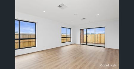 5 BEDROOM FAMILY HOME IN OORANYA ESTATE - Photo 4