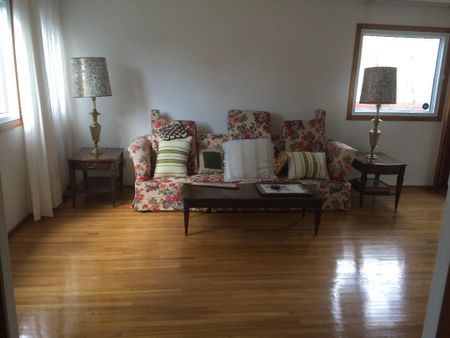 For Lease - 890 Greenbriar Avenue, Mooneys Bay - Carleton Heights and Area, Ontario - Photo 2