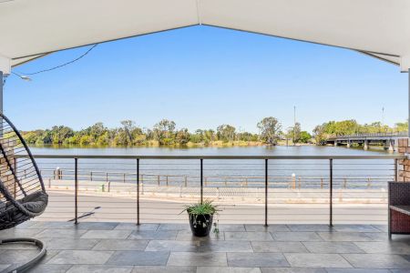 Riverside Living with Lift Access & Stunning Water Views – Fully Appointed Family Home - Photo 5