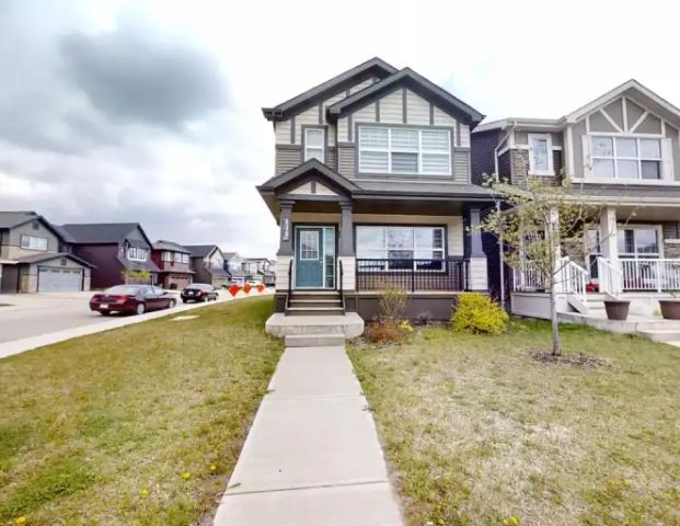Main floor of lovely home in the Orchards. | Edmonton - Photo 1
