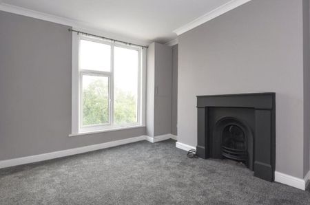 High Street, London, SE25 - Photo 4