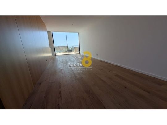 3 room luxury Flat for rent in Vila Nova de Gaia, Portugal - Photo 1