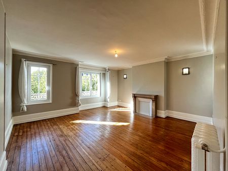 APPARTEMENT T3 de 77 M² - HYPER CENTRE ERLON - Photo 2