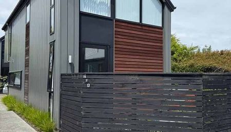 Sunny Standalone House in Addington! - Photo 3