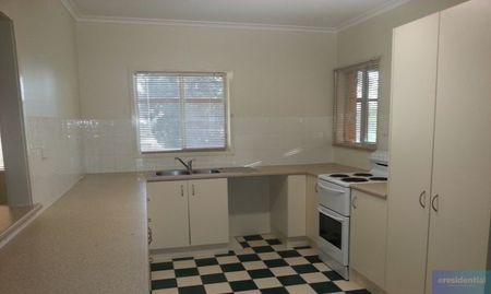 26 Askew Street, Tarragindi QLD 4121 - House For Rent | Domain - Photo 3
