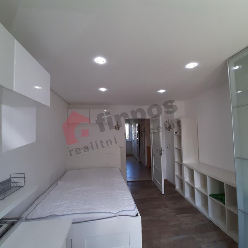 Pronájem bytu 2+1 62 m², Ladova 327, Olomouc - Photo 1