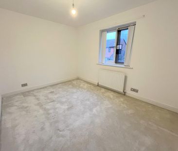 Terraced House - Photo 3