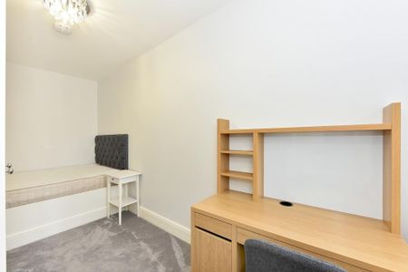 3 bedroom flat to rent - Photo 5