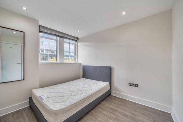 3 bedroom flat to rent - Photo 1