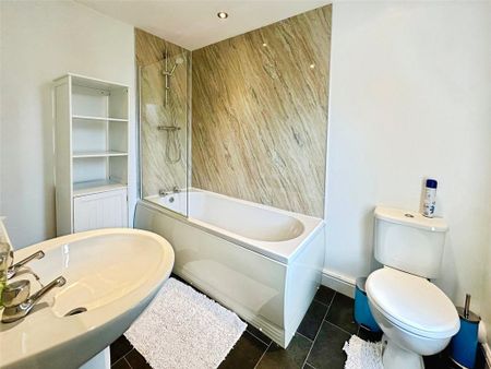 1 bedroom flat to rent - Photo 4