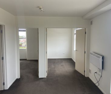 2 bedroom Apartment - Photo 3