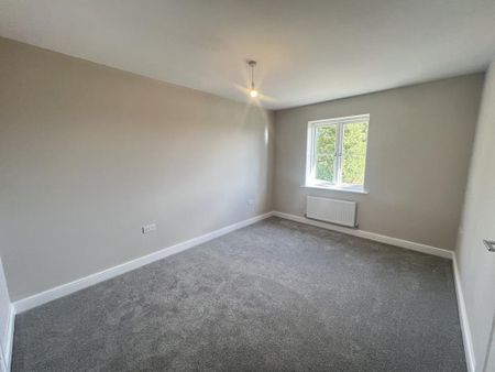 3 bedroom semi-detached house to rent - Photo 5