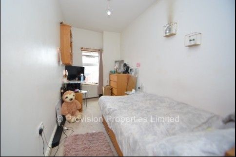 10 Bedroom House in Headingley - Photo 1