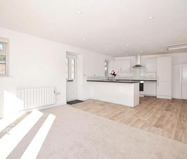 2 bedroom detached bungalow to rent - Photo 1