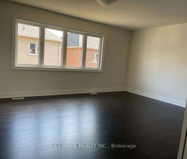 Detached Home For Lease | N8133996 - Photo 4