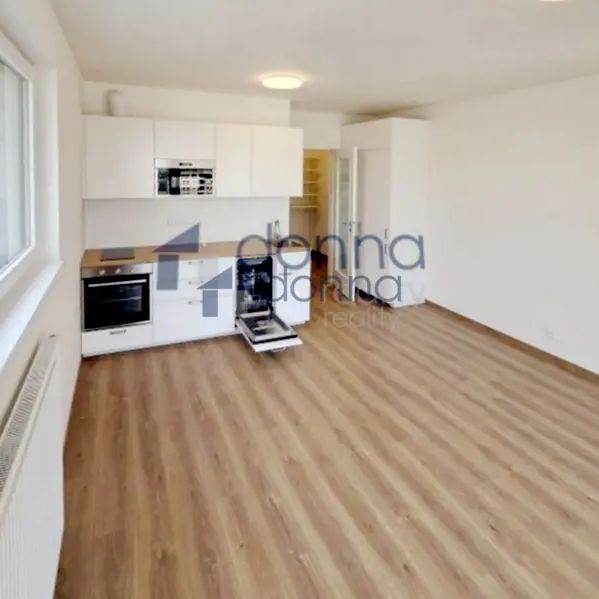 Pronájem bytu 1+kk/L, 33 m - Photo 1