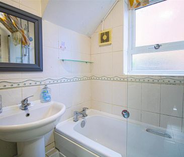 3 bedroom detached house to rent - Photo 6