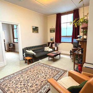 Newtown Character Cottage - Photo 2