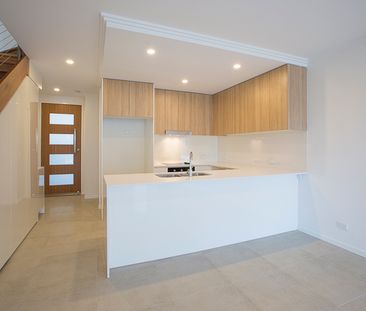 5 Botanique Terrace, Robina QLD 4226 - Townhouse For Rent | Domain - Photo 3