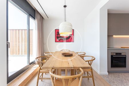 Luxury penthouse for rent in Gràcia - Photo 2