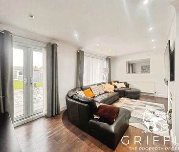 Chafford Way, Stifford Clays, Grays, RM16 - Photo 1