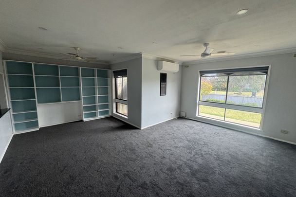 Spacious 3-Bedroom Home with Large Shed! - Photo 1